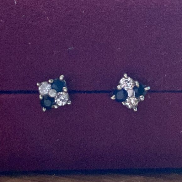 💛 14k White Gold Flower, Sapphire & Diamond Earrings - Picture 4 of 10